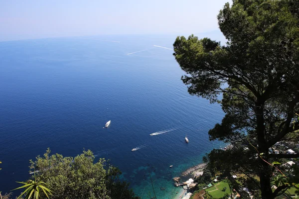 Costa de la isla de Capri, Capri, Italia — Foto de Stock