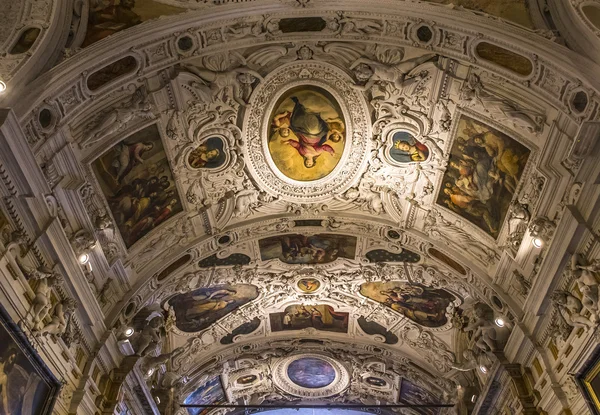 Interiores y detalles de la catedral de Siena, Siena, Italia — Foto de Stock