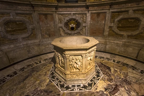 Innenräume und Details der Kathedrale von Siena, Siena, Italien — Stockfoto