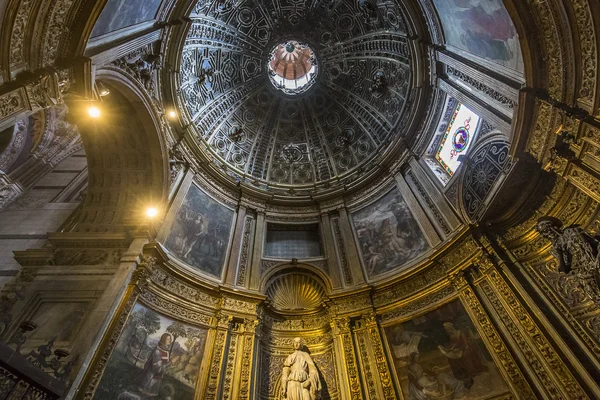 Belső terek és a részleteket a székesegyház Siena, Siena, Olaszország — Stock Fotó