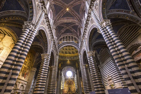 Wnętrza i szczegóły Katedra Siena, Siena, Włochy — Zdjęcie stockowe