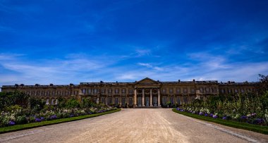 COMPIEGNE, FRANCE, 13 AĞUSTOS 2016: Compiegne Şatosu, 13 Ağustos 2016 Compiegne, Fransa