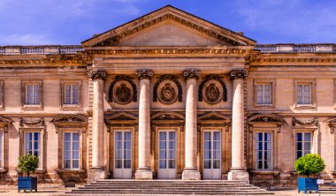 COMPIEGNE, FRANCE, 13 AĞUSTOS 2016: Compiegne Şatosu, 13 Ağustos 2016 Compiegne, Fransa