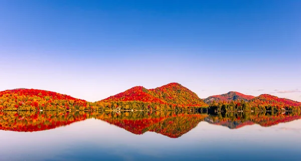 Laurentides Teki Lac Superieur Manzarası Mont Tremblant Quebec Kanada — Stok fotoğraf