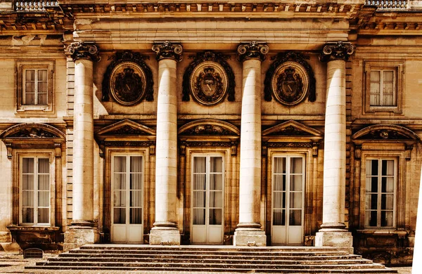 COMPIEGNE, FRANCE, 13 AĞUSTOS 2016: Compiegne Şatosu, 13 Ağustos 2016 Compiegne, Fransa