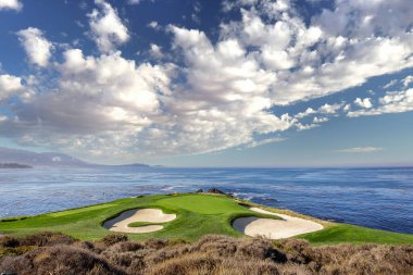 Pebble Beach golf sahasının manzarası, Hole 7, Monterey, California, ABD