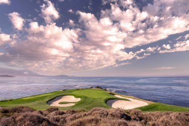 Pebble Beach golf sahasının manzarası, Hole 7, Monterey, California, ABD