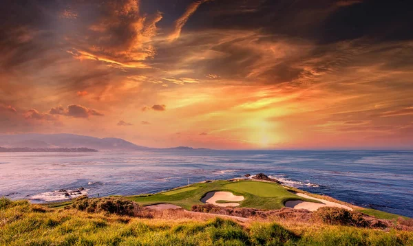 Näkymä Pebble Beach Golfkentälle Reikä Monterey Kalifornia Yhdysvallat — kuvapankkivalokuva