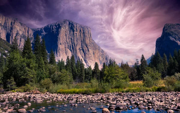 Parete Arrampicata Fama Mondiale Capitan Parco Nazionale Dello Yosemite California — Foto Stock