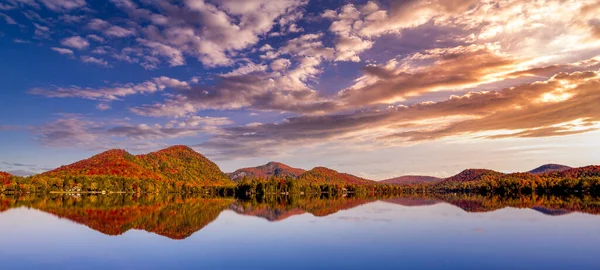 Vista Del Lac Superieur Laurentides Mont Tremblant Quebec Canadá — Foto de Stock