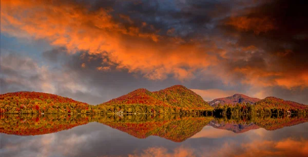 Άποψη Του Lac Superieur Στο Laurentides Mont Tremblant Quebec Καναδάς — Φωτογραφία Αρχείου