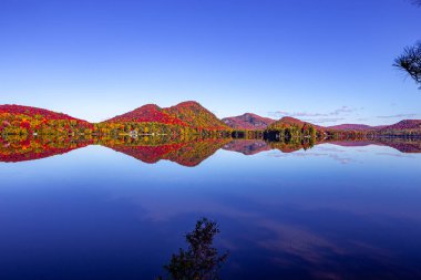 Laurentides 'teki Lac-Superieur manzarası, Mont-tremblant, Quebec, Kanada