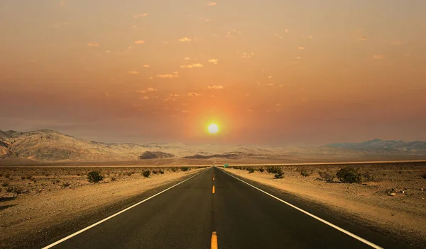 Straßenlinien Der Wüste Des Death Valley Kalifornien Usa — Stockfoto