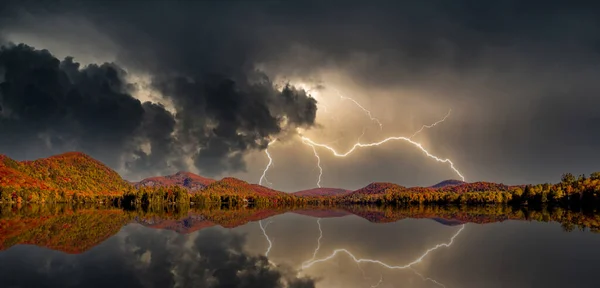 Vista Del Lac Superieur Laurentides Mont Tremblant Quebec Canadá — Foto de Stock