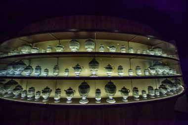 FECAMP, FRANCE AĞUSTOS 01: Palais de la Benedictine, Fecamp, Normandiya, Fransa 'nın iç mimari ve mimari detayları. AĞUSTOS 01, 2013 Fecamp, Fransa