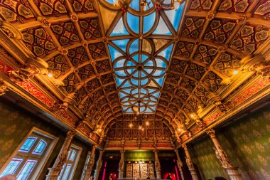 FECAMP, FRANCE AĞUSTOS 01: Palais de la Benedictine, Fecamp, Normandiya, Fransa 'nın iç mimari ve mimari detayları. AĞUSTOS 01, 2013 Fecamp, Fransa