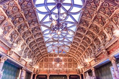 FECAMP, FRANCE AĞUSTOS 01: Palais de la Benedictine, Fecamp, Normandiya, Fransa 'nın iç mimari ve mimari detayları. AĞUSTOS 01, 2013 Fecamp, Fransa