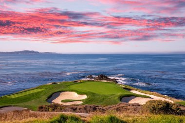 Pebble Beach golf sahasının manzarası, Hole 7, Monterey, California, ABD