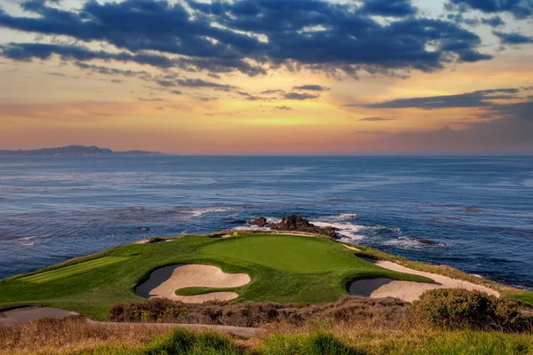 Uma Vista Campo Golfe Pebble Beach Hole Monterey Califórnia Eua — Fotografia de Stock