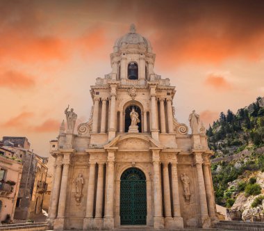 SCICLI, SICILY, ITALY, 20 Haziran 2018: San Bartolomeo kilisesinin mimari detayları, 20 Haziran 2018, Scicli, Sicilya, İtalya