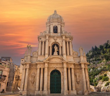 SCICLI, SICILY, ITALY, 20 Haziran 2018: San Bartolomeo kilisesinin mimari detayları, 20 Haziran 2018, Scicli, Sicilya, İtalya