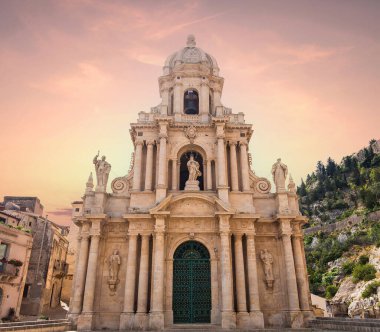 SCICLI, SICILY, ITALY, 20 Haziran 2018: San Bartolomeo kilisesinin mimari detayları, 20 Haziran 2018, Scicli, Sicilya, İtalya