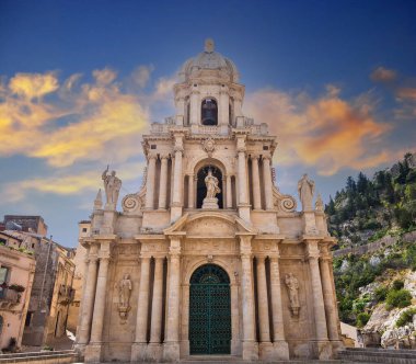 SCICLI, SICILY, ITALY, 20 Haziran 2018: San Bartolomeo kilisesinin mimari detayları, 20 Haziran 2018, Scicli, Sicilya, İtalya