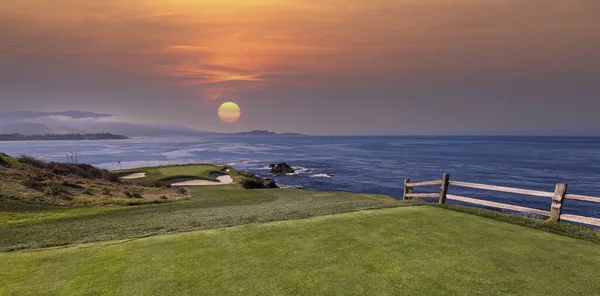 Uma Vista Campo Golfe Pebble Beach Hole Monterey Califórnia Eua — Fotografia de Stock