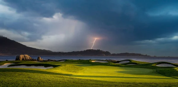 Uma Vista Campo Golfe Pebble Beach Hole Monterey Califórnia Eua — Fotografia de Stock