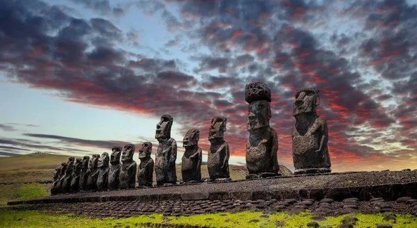 Himmel Och Moln Moai Påsk Stilla Havet Chile — Stockfoto