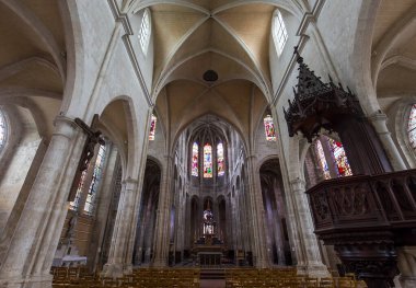 COMPIEGNE, FRANCE, 16 Temmuz 2016: Compiegne, Oise, Fransa 'da Aziz Antoine Kilisesi mozaiği ve detayları