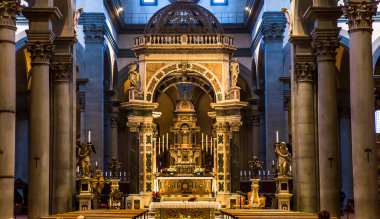 FLORENCE, ITALY, ECTOBER 27, 2015: Santo Spirito Kilisesi 'nin iç ve mimari detayları, Ekim 27, 2015, Floransa, İtalya