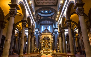 FLORENCE, ITALY, ECTOBER 27, 2015: Santo Spirito Kilisesi 'nin iç ve mimari detayları, Ekim 27, 2015, Floransa, İtalya