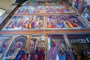 FLORENCE, ITALY, Ekim 26, 2015: Santa Maria Novella bazilikasının iç ve mimari detayları, Ekim 26, 2015, Floransa, İtalya