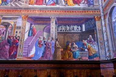 FLORENCE, ITALY, Ekim 26, 2015: Santa Maria Novella bazilikasının iç ve mimari detayları, Ekim 26, 2015, Floransa, İtalya