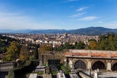 FLORENCE, ITALY, ECTOBER 24, 2015: San Miniato al monte 'den Floransa Şehri, 24 Ekim 2015, Floransa