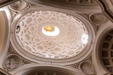 ROME, ITALY, 13 Haziran 2015: San Carlo alle Quattro Fontane Kilisesi 'nin iç mimari detayları, 13 Haziran 2015, Roma, İtalya