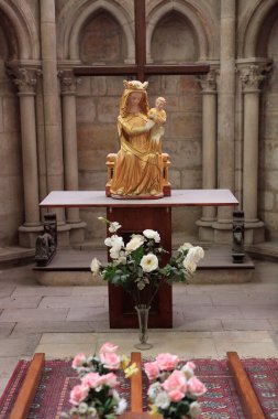 Le Mans şehrinin katedralinin mimari detayları, Fransa