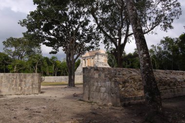 CHICHEN ITZA, YUCATAN, MEXICO, 15 Aralık 2011: Maya tapınakları Chichen Itza, Yucatan, Meksika