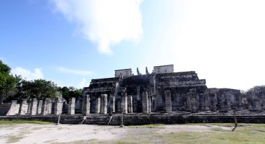 CHICHEN ITZA, YUCATAN, MEXICO, 15 Aralık 2011: Maya tapınakları Chichen Itza, Yucatan, Meksika