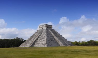 CHICHEN ITZA, YUCATAN, MEXICO, 15 Aralık 2011: Maya tapınakları Chichen Itza, Yucatan, Meksika