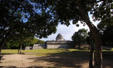 CHICHEN ITZA, YUCATAN, MEXICO, 15 Aralık 2011: Maya tapınakları Chichen Itza, Yucatan, Meksika