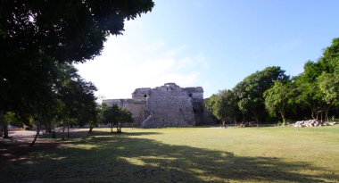 CHICHEN ITZA, YUCATAN, MEXICO, 15 Aralık 2011: Maya tapınakları Chichen Itza, Yucatan, Meksika