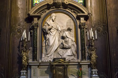 PARIS, FRANCE 18 Mart 2014 Notre Dame des victoires Kilisesi mimari detayları, 18 Mart 2014, Paris, Fransa.