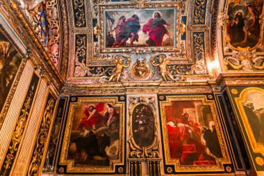 PARIS, FRANCE Mart 06, 2014: Saint-Joseph des Carmes Kilisesi 'nin iç mimari ve mimari detayları, Mart 06, 2014 Paris Katolik Enstitüsü' nde