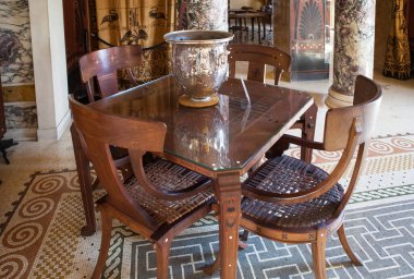 BEAULIEU SUR MUR FRANCE 24, 2013, Villa Kerylos in Beaulieu sur Mer, Fransız arkeolog Theodore Reinach tarafından 1900 'lerin başında inşa edilmiş bir Yunan stili mülktür.,,