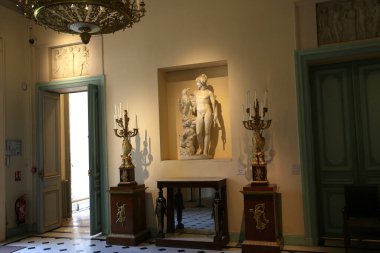 Paris, Fransa, 25 Ağustos 2021: Paris, Fransa 'daki Marmottan Monet Müzesi' nin içi ve dekorasyonu