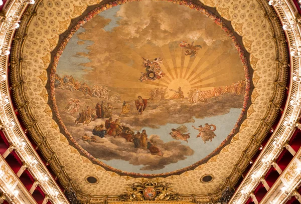 Interiors of Teatro San Carlo, Naples opera, italy — Stock Photo, Image