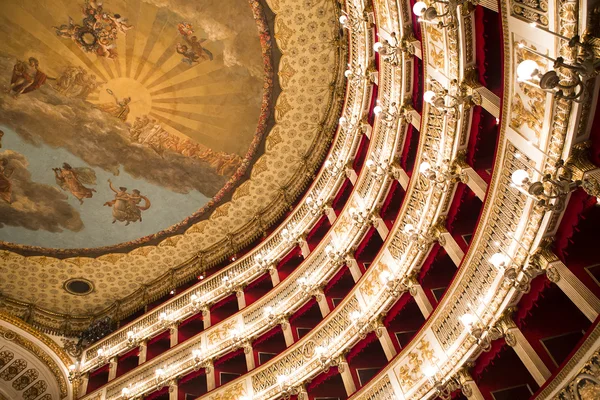 Teatre san carlo, neapel opera house, italien — Stockfoto