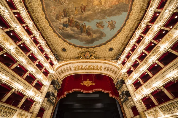 Casa de ópera de Nápoles, San Carlo, Itália — Fotografia de Stock